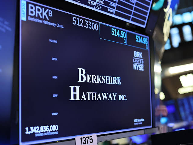 Berkshire Hathaway cash pile